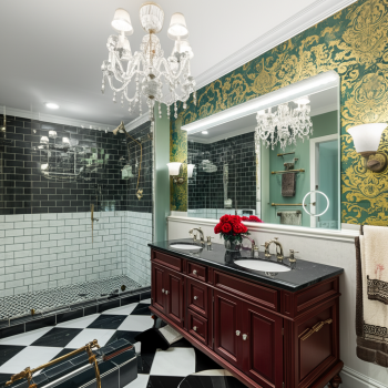 Lighted Bathroom Wall-Mounted Mirror – LED Mirror for Modern Washrooms 2