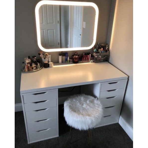 makeup light mirror 500x625 1